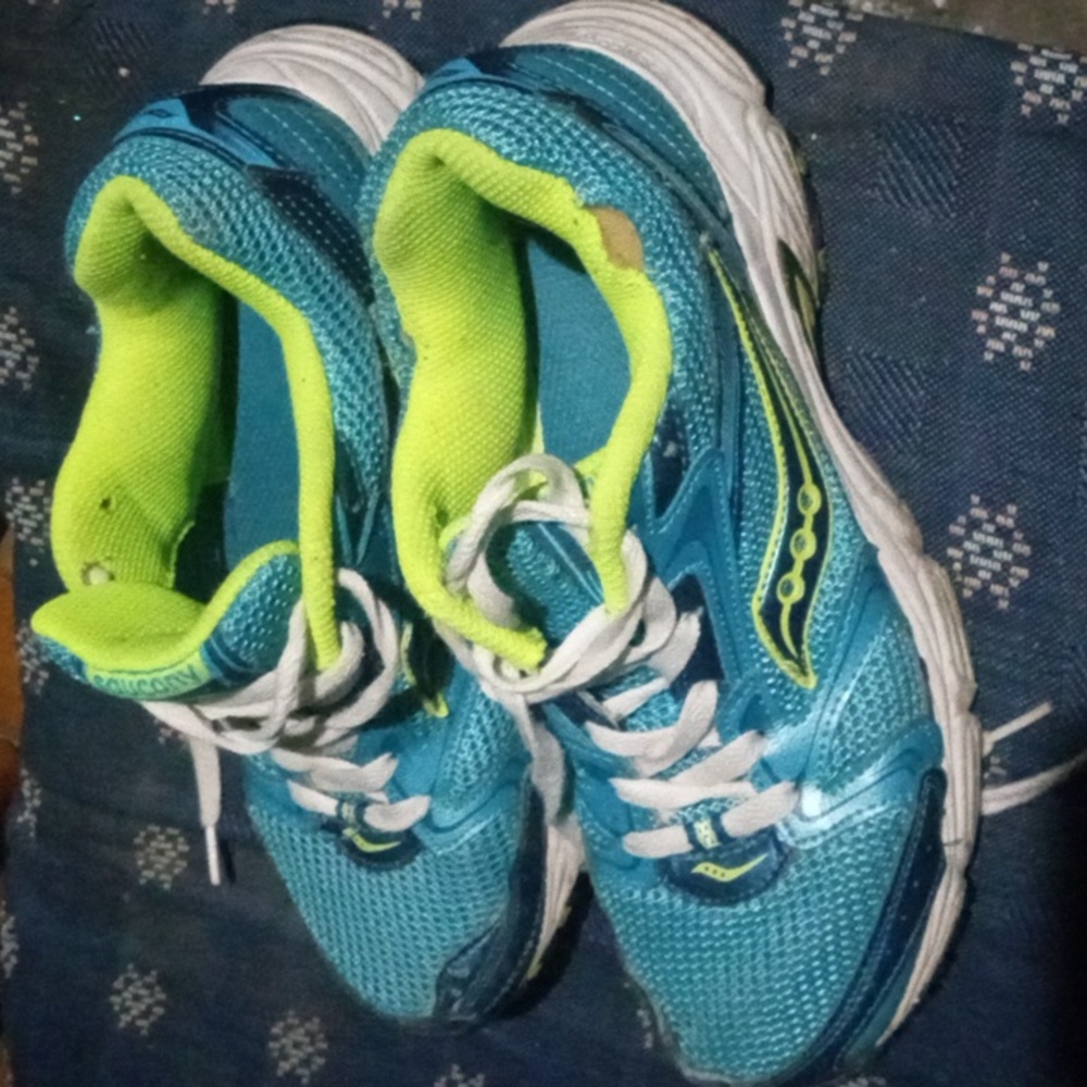 Saucony Tennis shoes - Picture 3 of 5